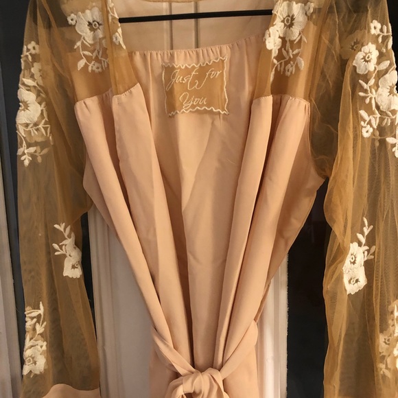 Bridal robe - Picture 4 of 4